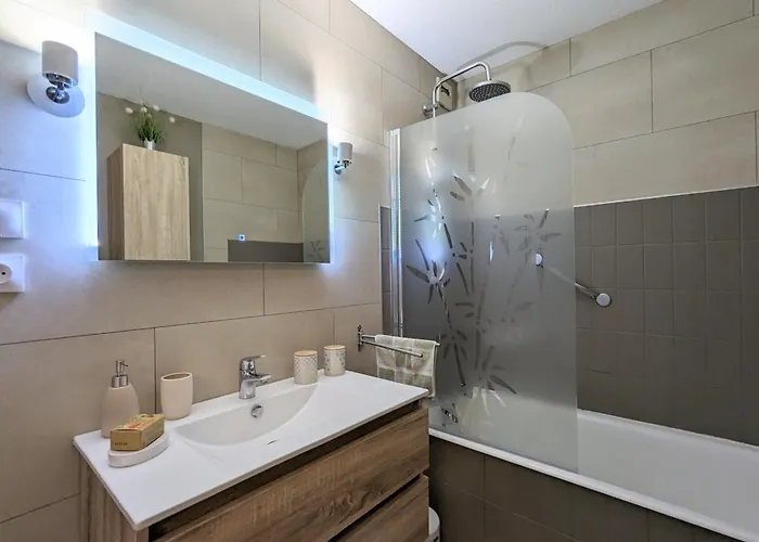 Chaleureux Avec Garage & Balcon Au Coeur De Gerardmer, Proche & Pistes - Fr-1-589-338 *